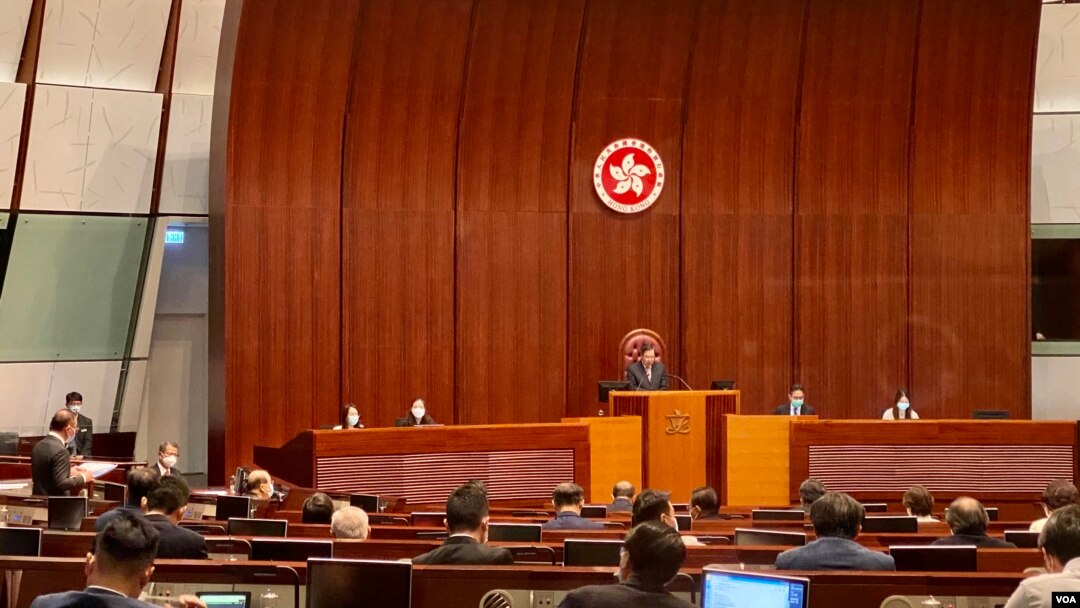 香港立法會4月14日完成選舉制度修訂草案首讀及二讀 (美國之音湯惠芸)