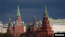 Pogled na Kremlj u Moskvi, fotografisano 20. aprila 2020. (Foto: Reuters/Maxim Shemetov)