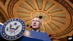 El senador Harry Reid dice que acuerdo nuclear con Irán reduce ambiciones militares de Teherán.