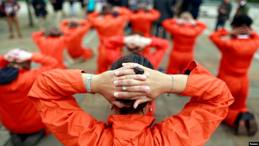 Firsinonin Guantanamo Bay dake kasar Cuba da Amurka ke tsare dasu tun lokacin da aka kai mata hari a shekarar 2001