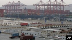 Các khoản thuế chống bán phá giá này được áp dụng đối với 23 mặt hàng của Trung Quốc và một mặt hàng của Việt Nam, với lượng nhập khẩu mỗi năm lên tới 4,7 tỉ đô la.