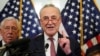 Chuck Schumer, líder demócrata del Senado, solicitó a 74 inspectores generales de todo el gobierno que investigaran cualquier represalia contra los trabajadores federales que informan la mala conducta de la administración Trump.