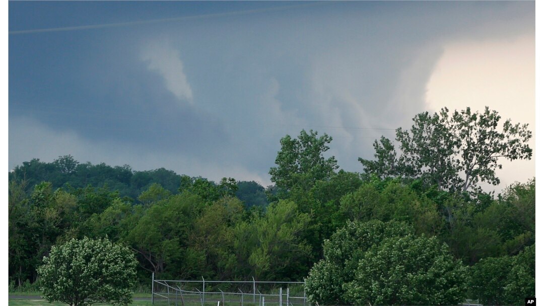 Tornadoes Rip Across Midwestern United States 