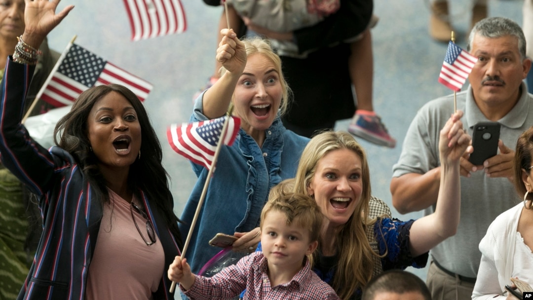 Naturalization ceremonies at a U.S. Citizenship and Immigration Services (USCIS) ceremony in Los Angeles, Sept. 20, 2017. 