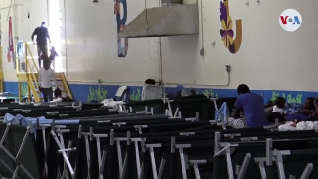 Albergues en Texas abren sus puertas a los migrantes haitianos